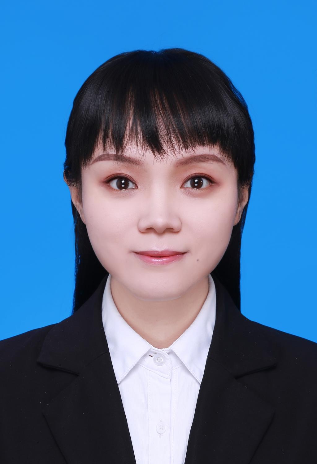 Macintosh HD:Users:LF:Documents:求职证件照P.jpg